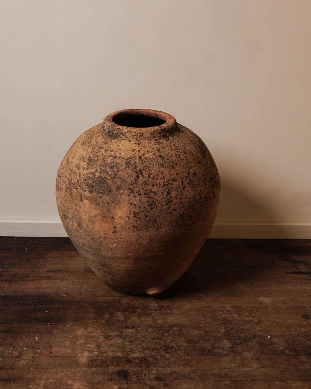 Rare Terracotta Calenda Pot