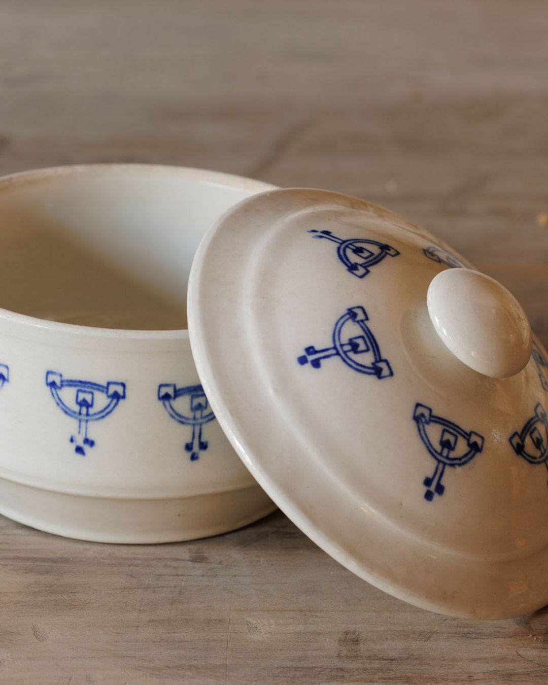 Saint Uze Tureen - I