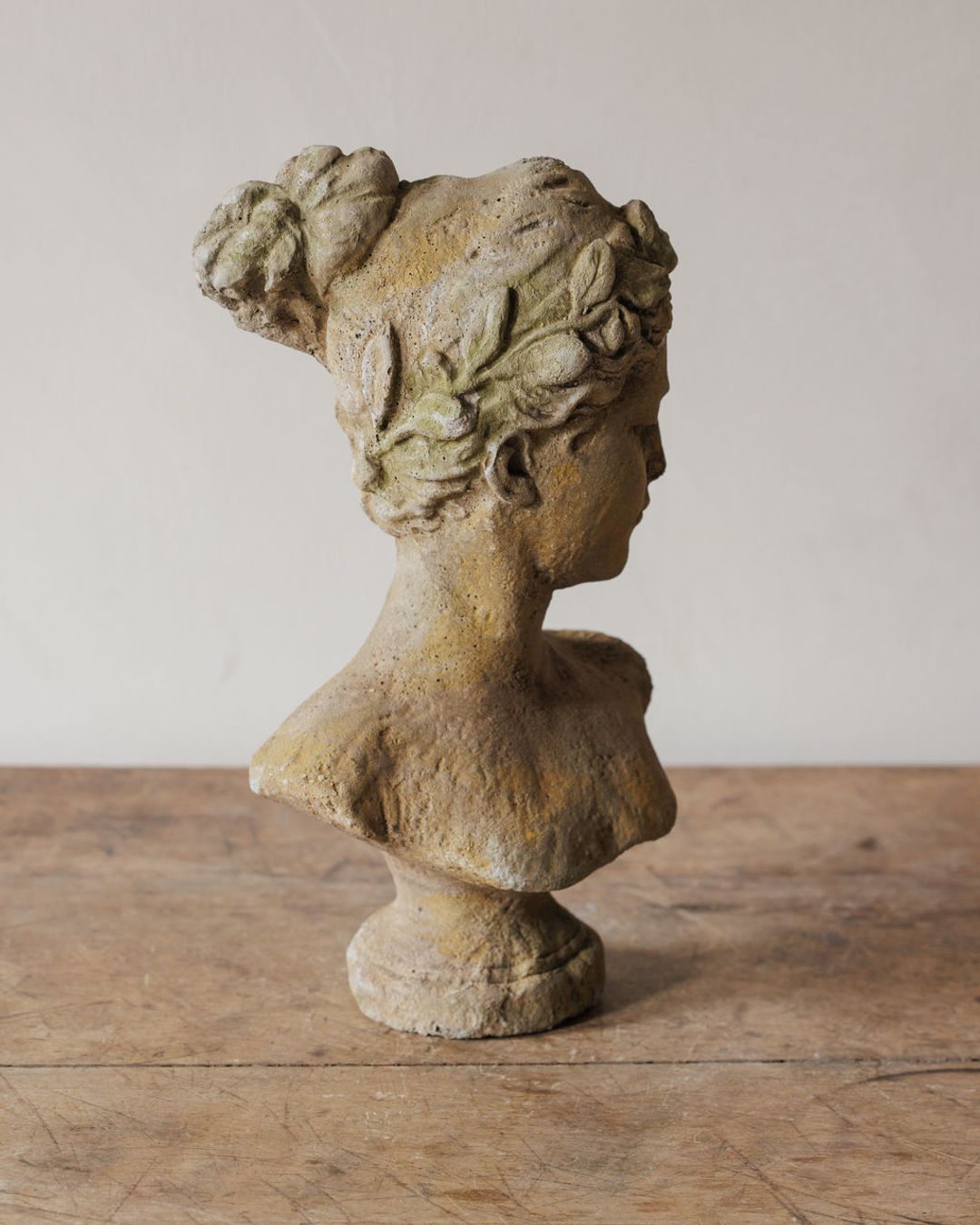 Mademoiselle Bust