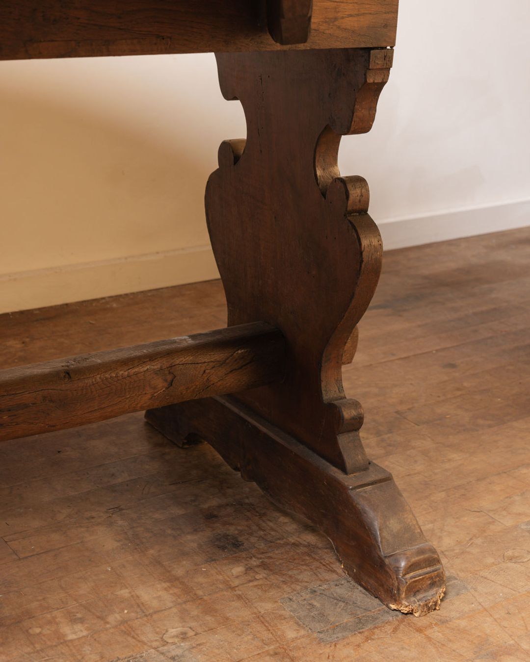 19th c. Oval Walnut Folding Table