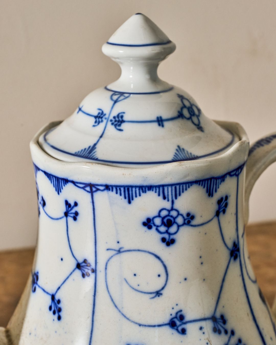 Saint Uze Teapot
