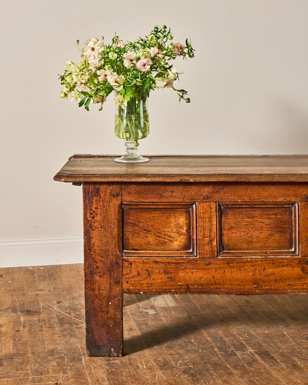 Grand Coffee Table