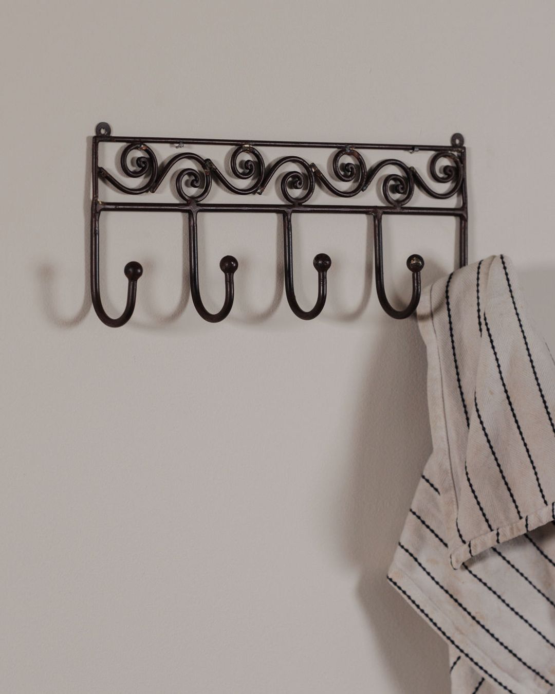 Scroll Iron Towel Rack