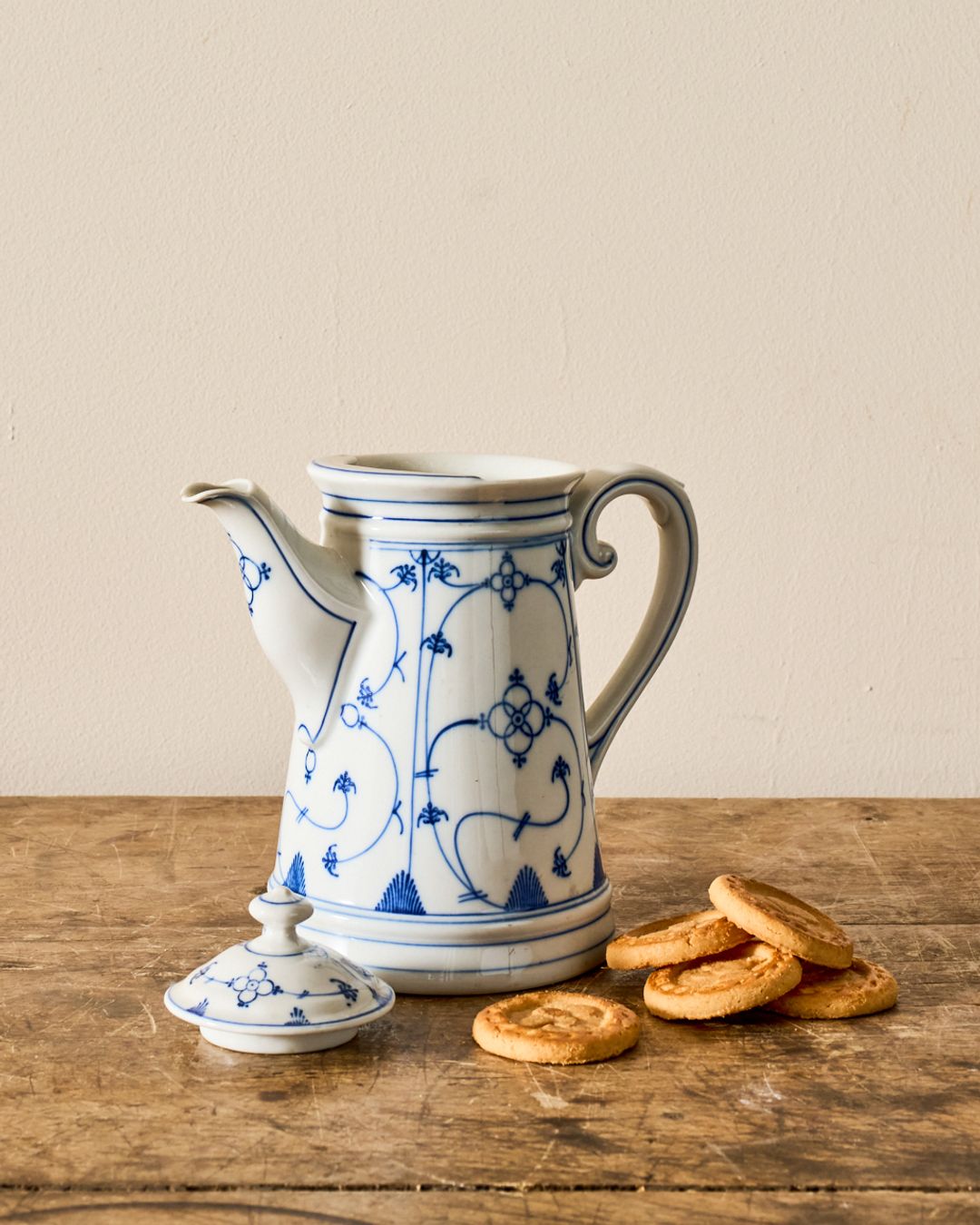 Saint Uze Teapot