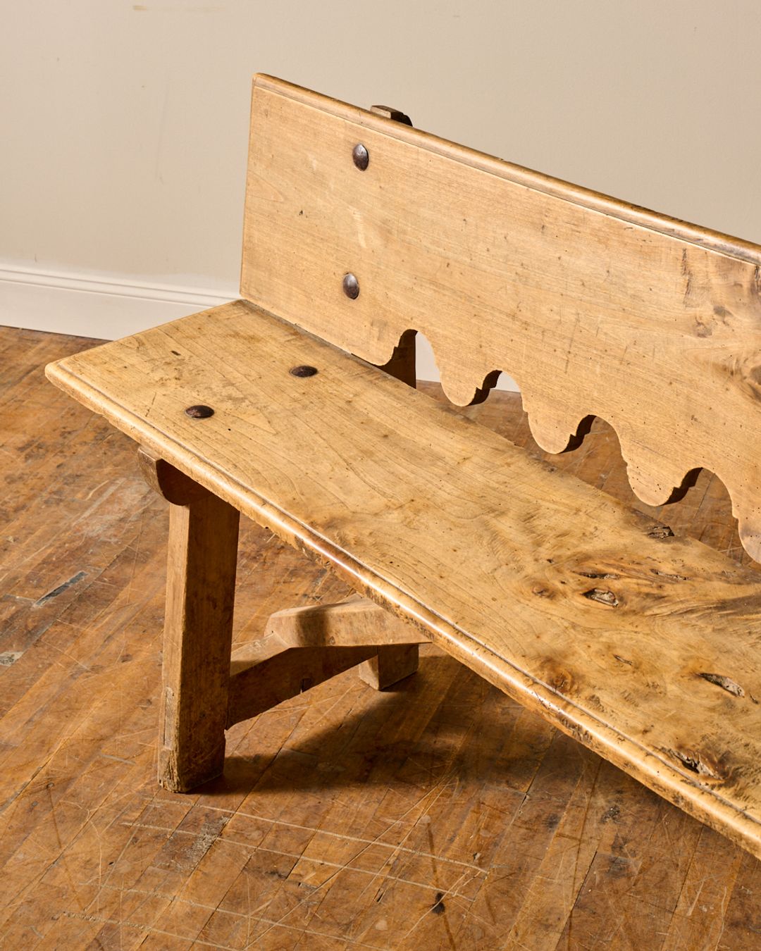 Spanish Scallop Bench
