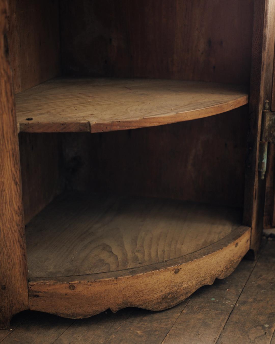 18th c. Oak Corner Cabinet