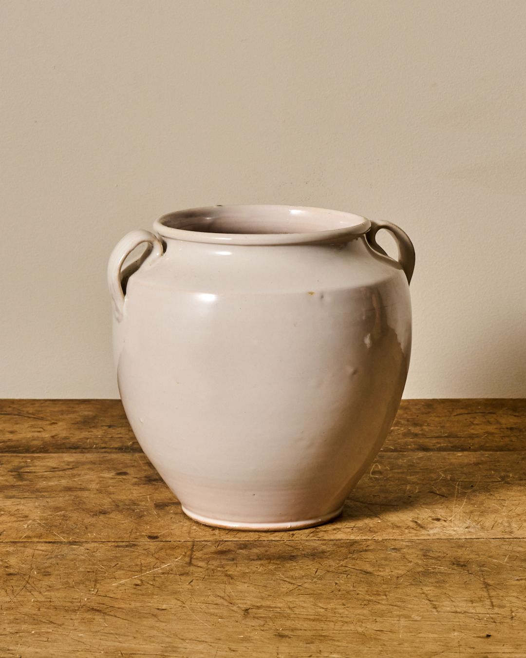 White Martres Tolosane Pot