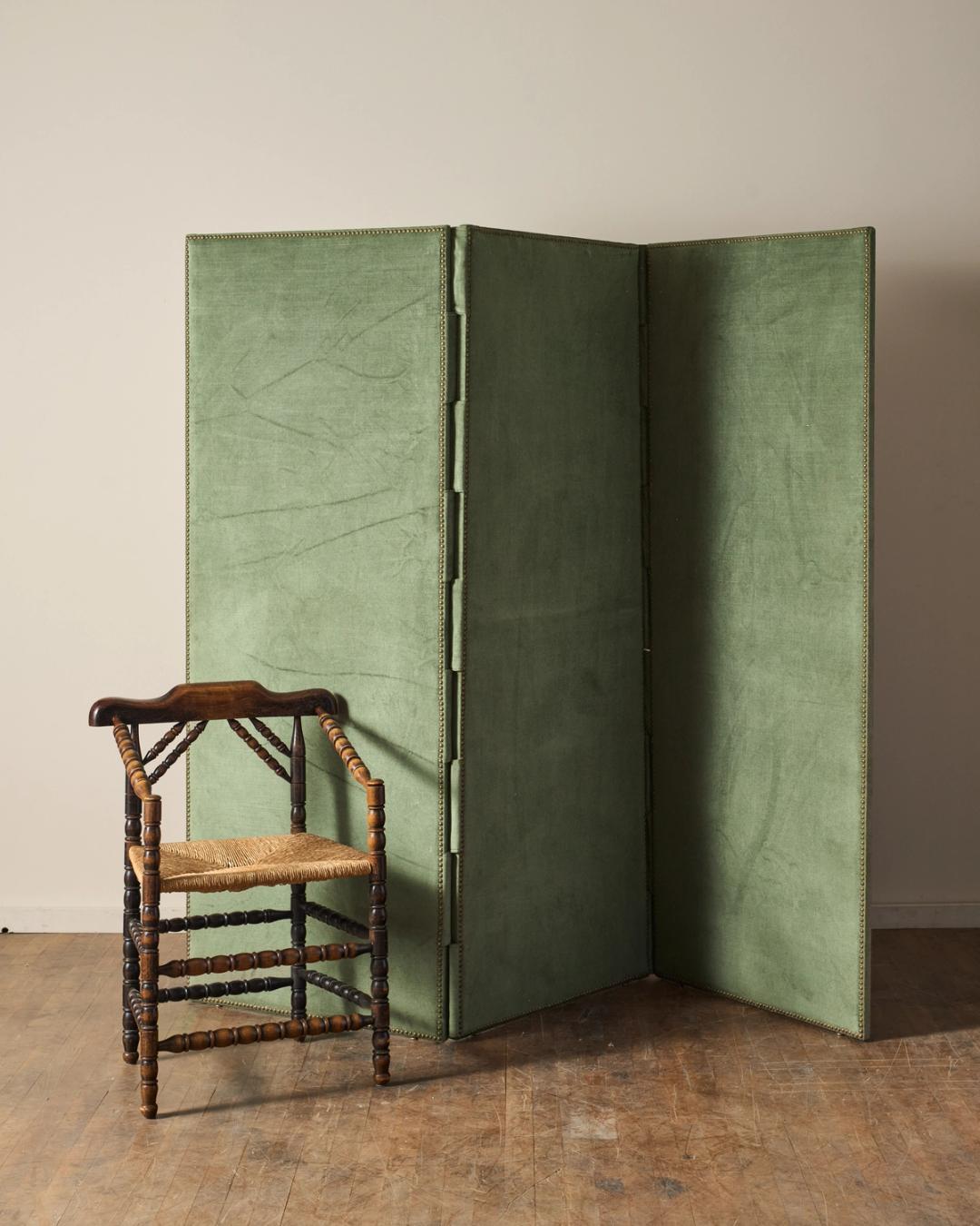 Antique Green Screen