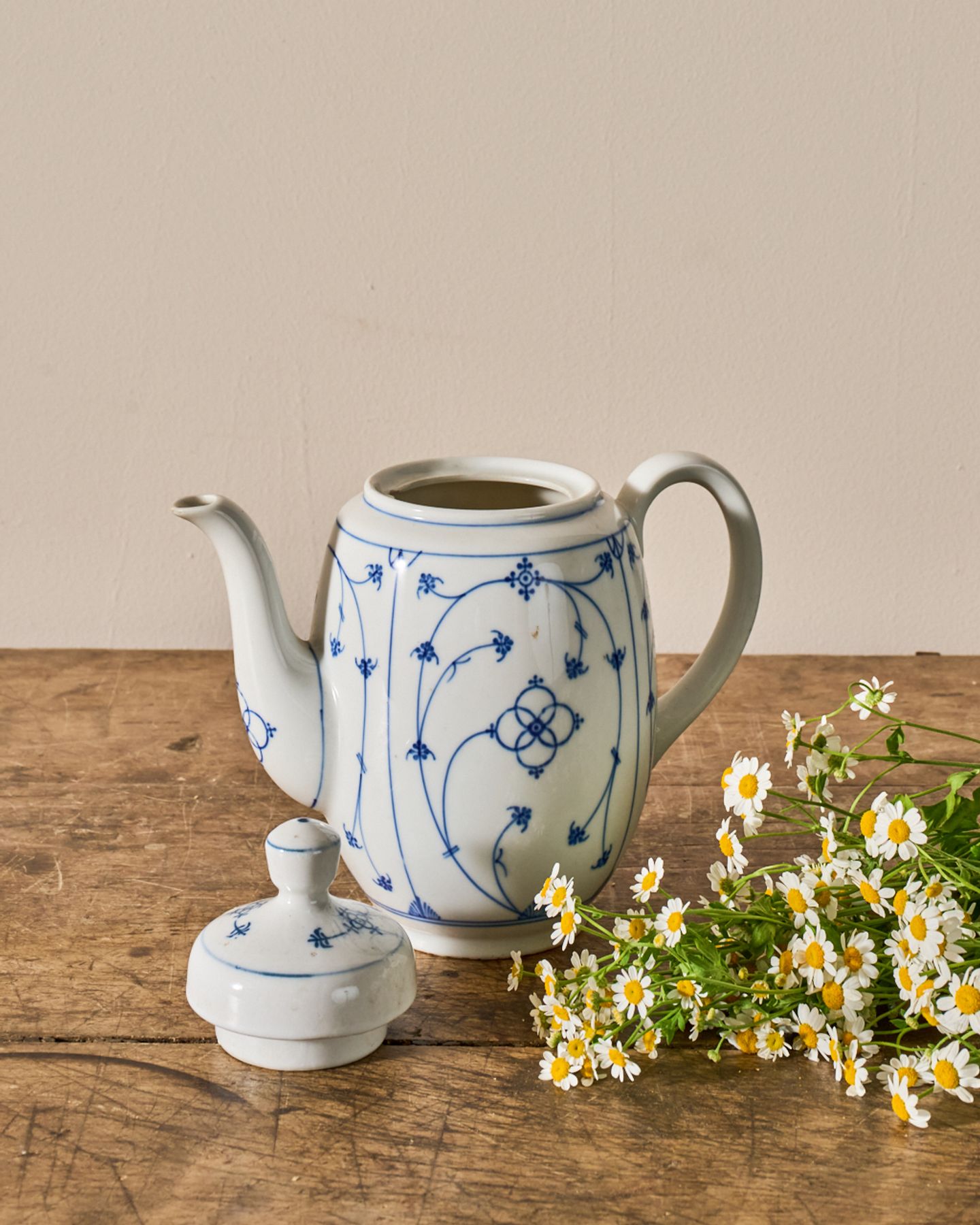 Saint Uze Teapot