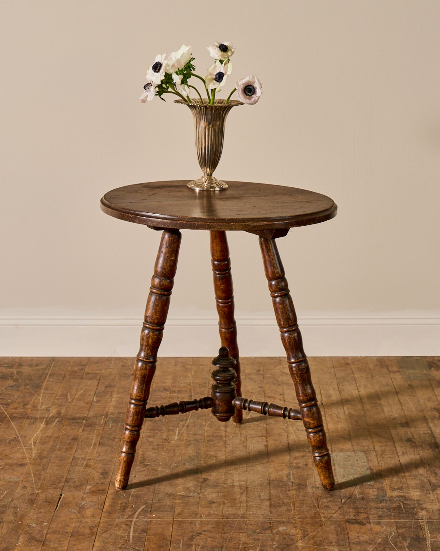 Tripod Pedestal Table