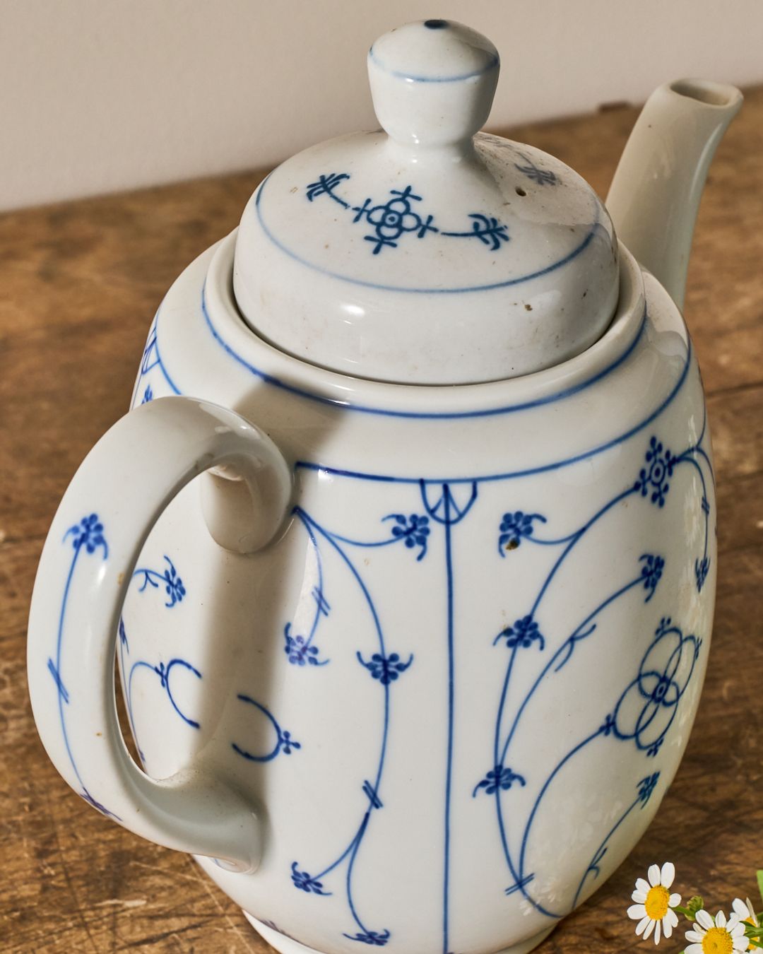 Saint Uze Teapot