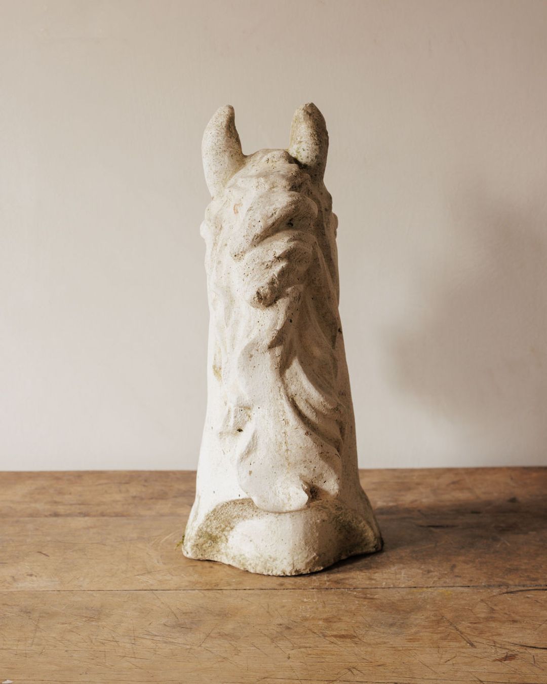 Le Cheval Bust