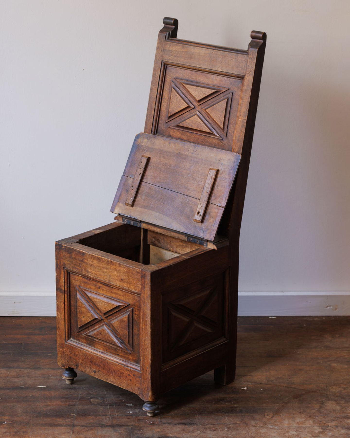 Salt Box Chair - Alps