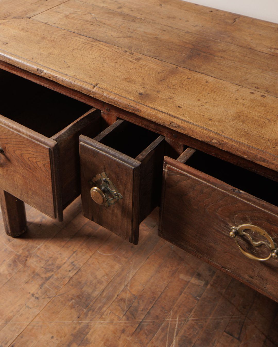 19th c. Hunters Table