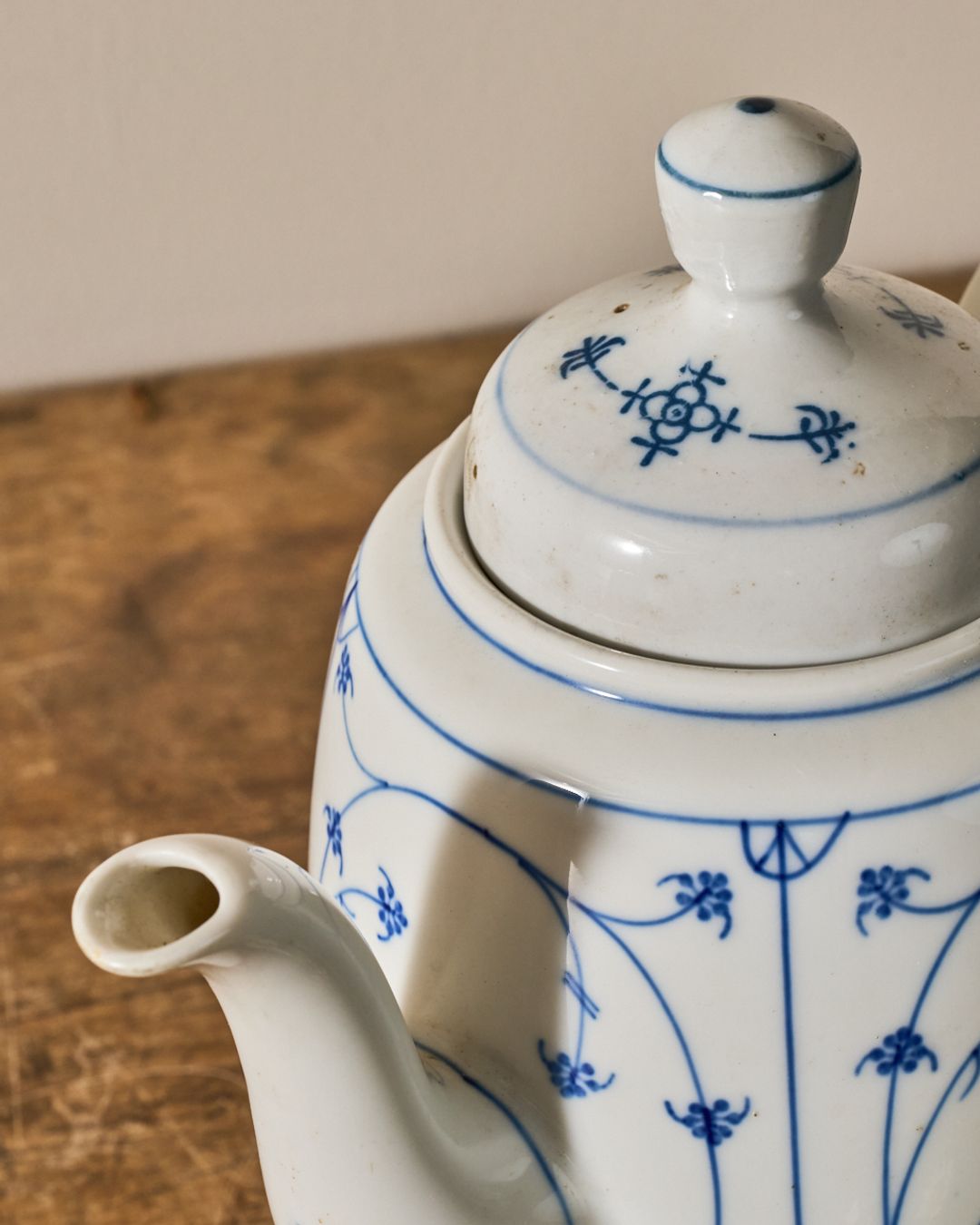 Saint Uze Teapot