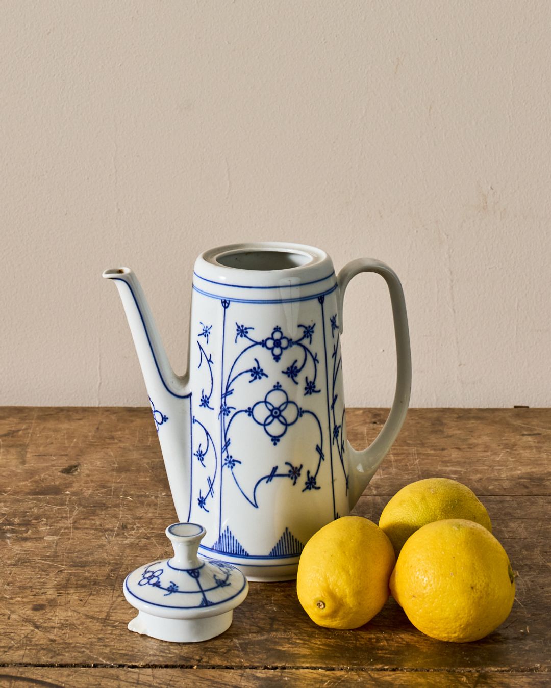 Saint Uze Teapot