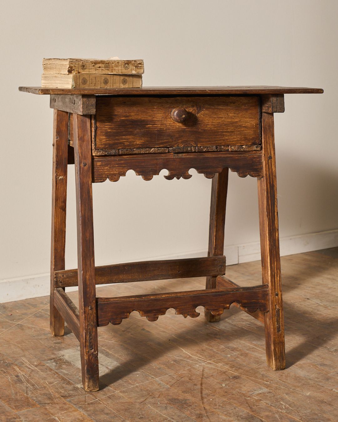 Spanish Scallop Side Table