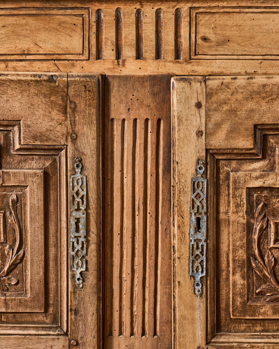 18th c. Oak Cupboard