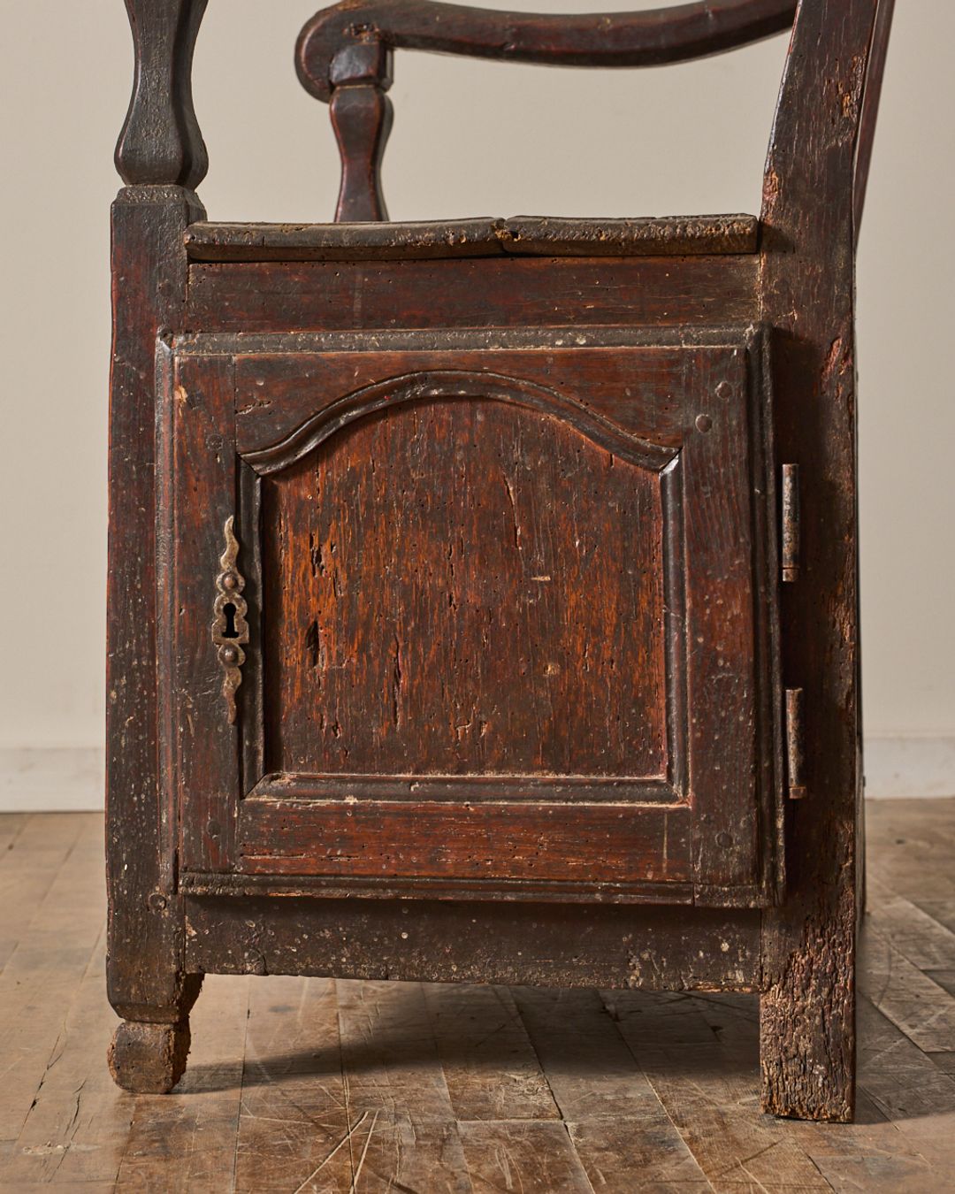 18th c. Salt Box Chair