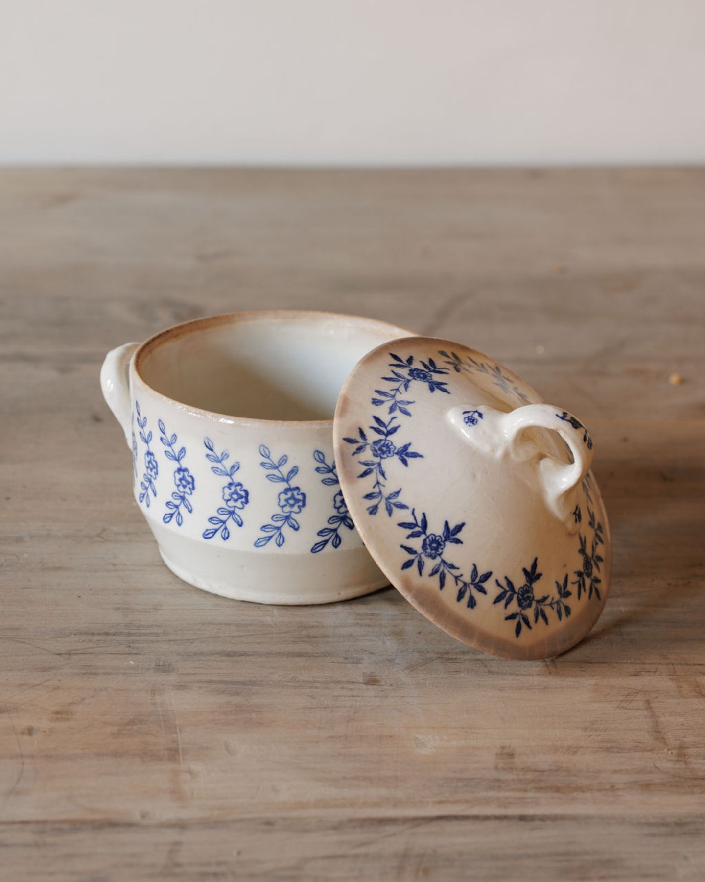 Saint Uze Tureen - II