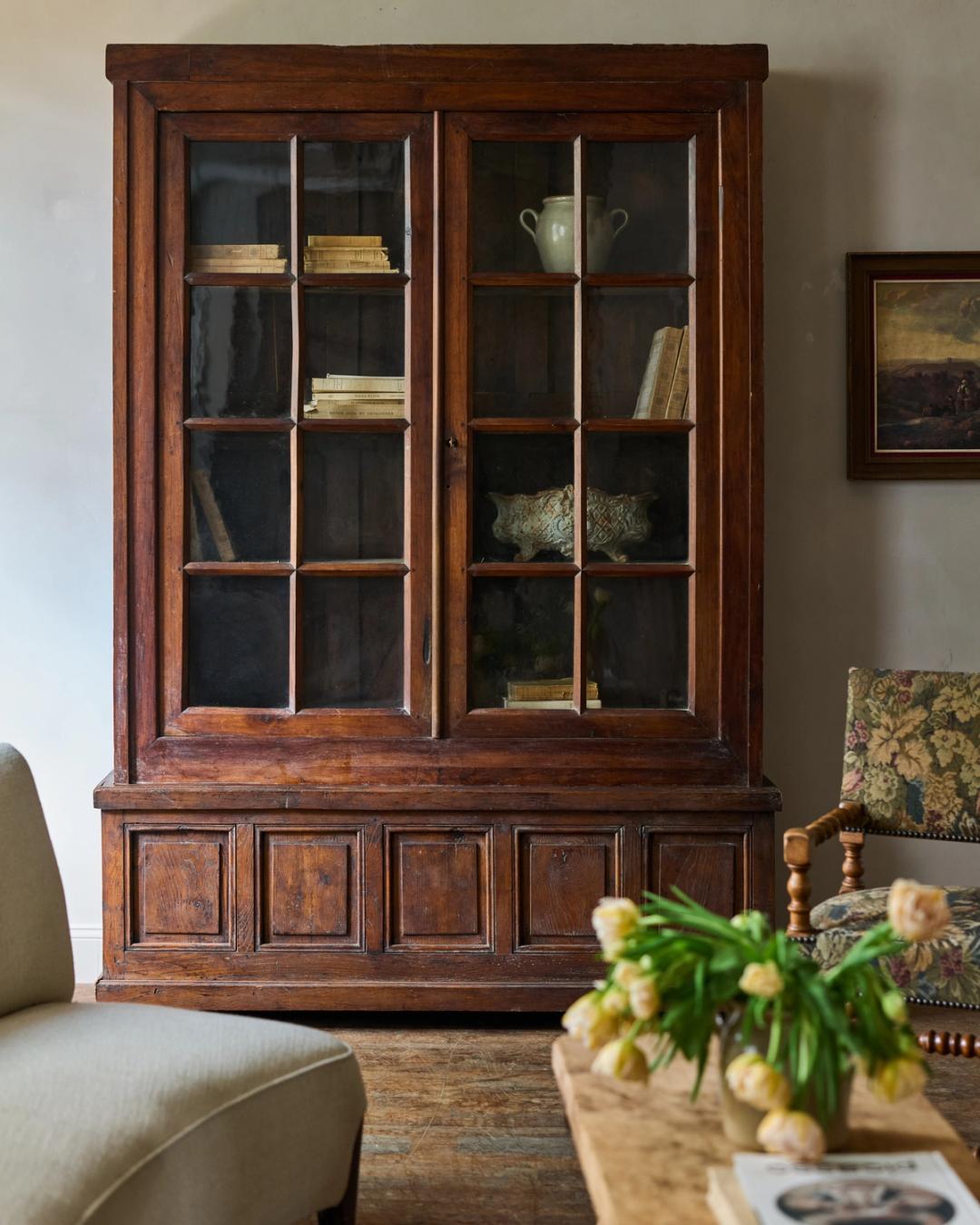 Grand French Vitrine