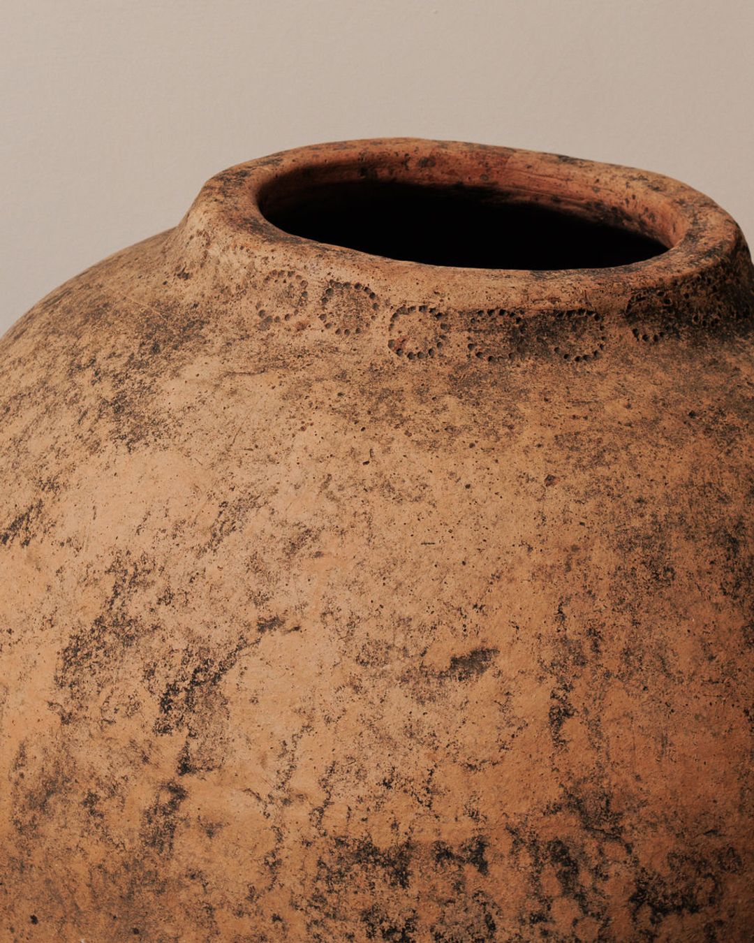 Rare Terracotta Calenda Pot
