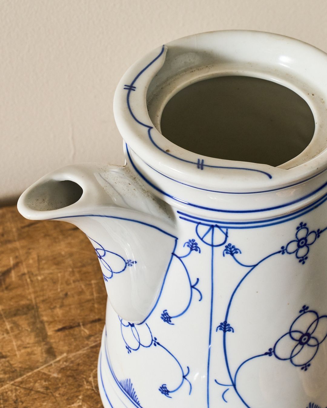 Saint Uze Teapot