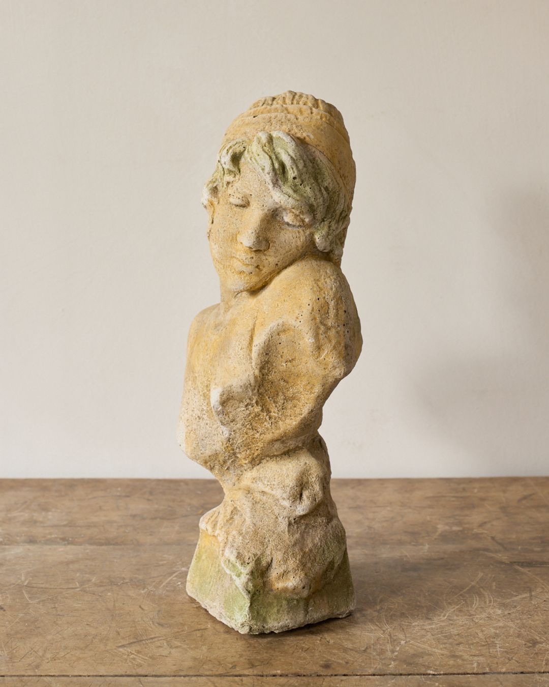 Mademoiselle Bust