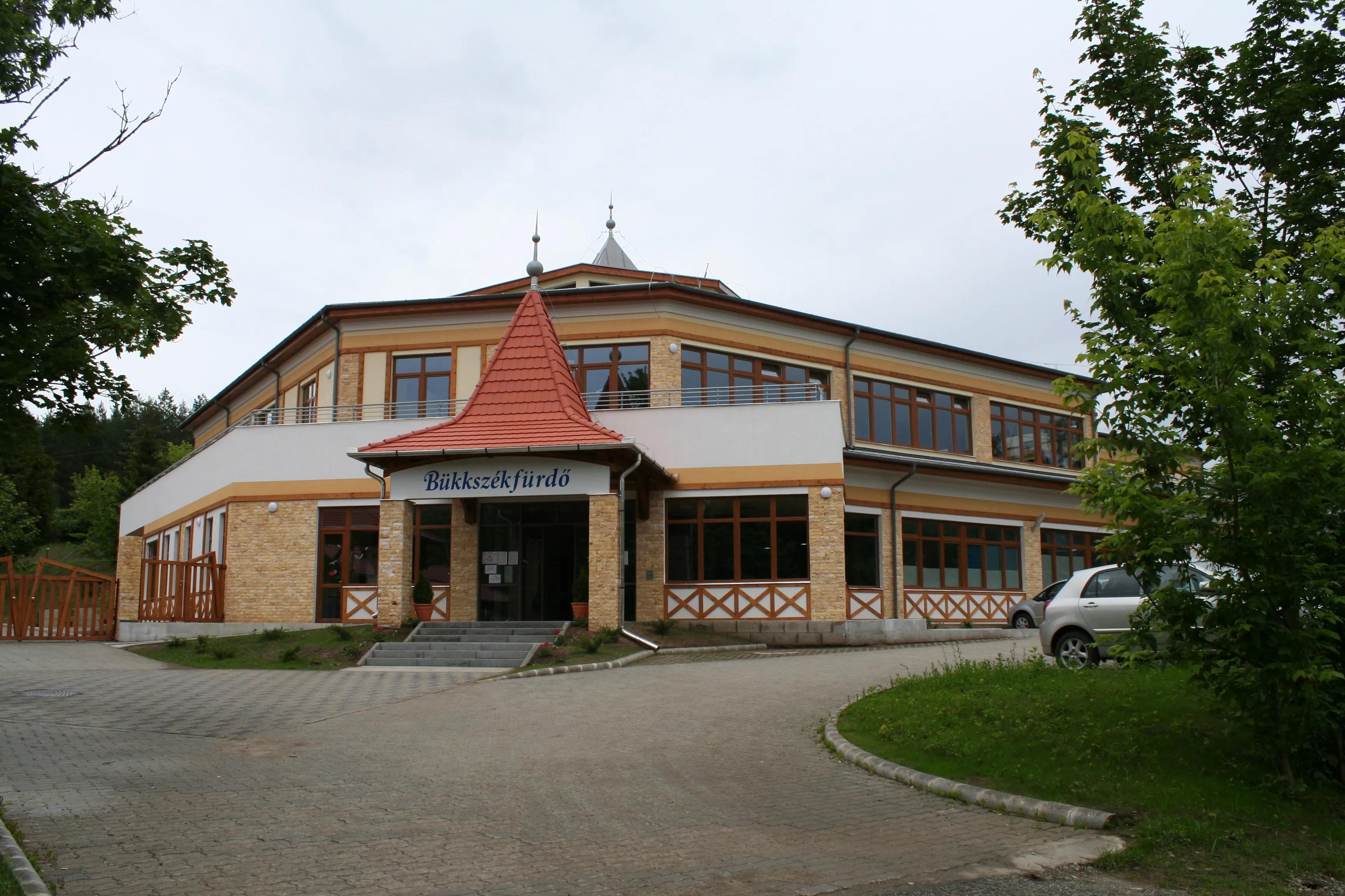 Bükkszékfürdő, Gyógy- és Strandfüördő - Image 1