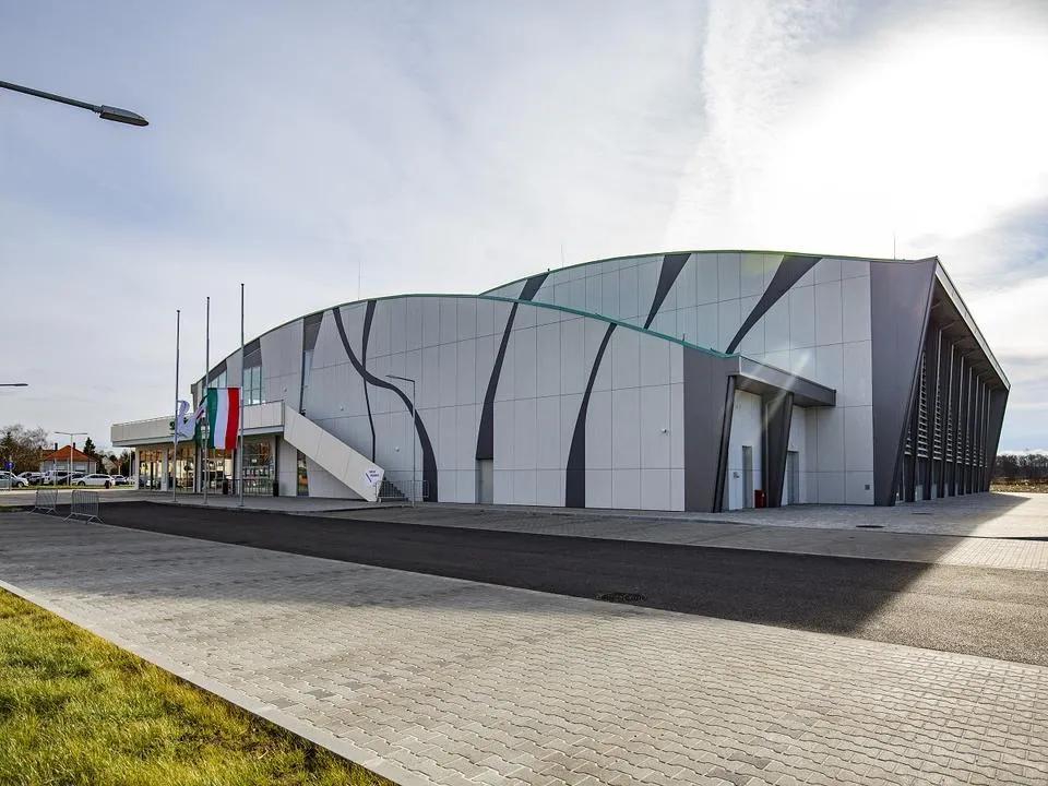 Sárvár Sportcsarnok - Image 5