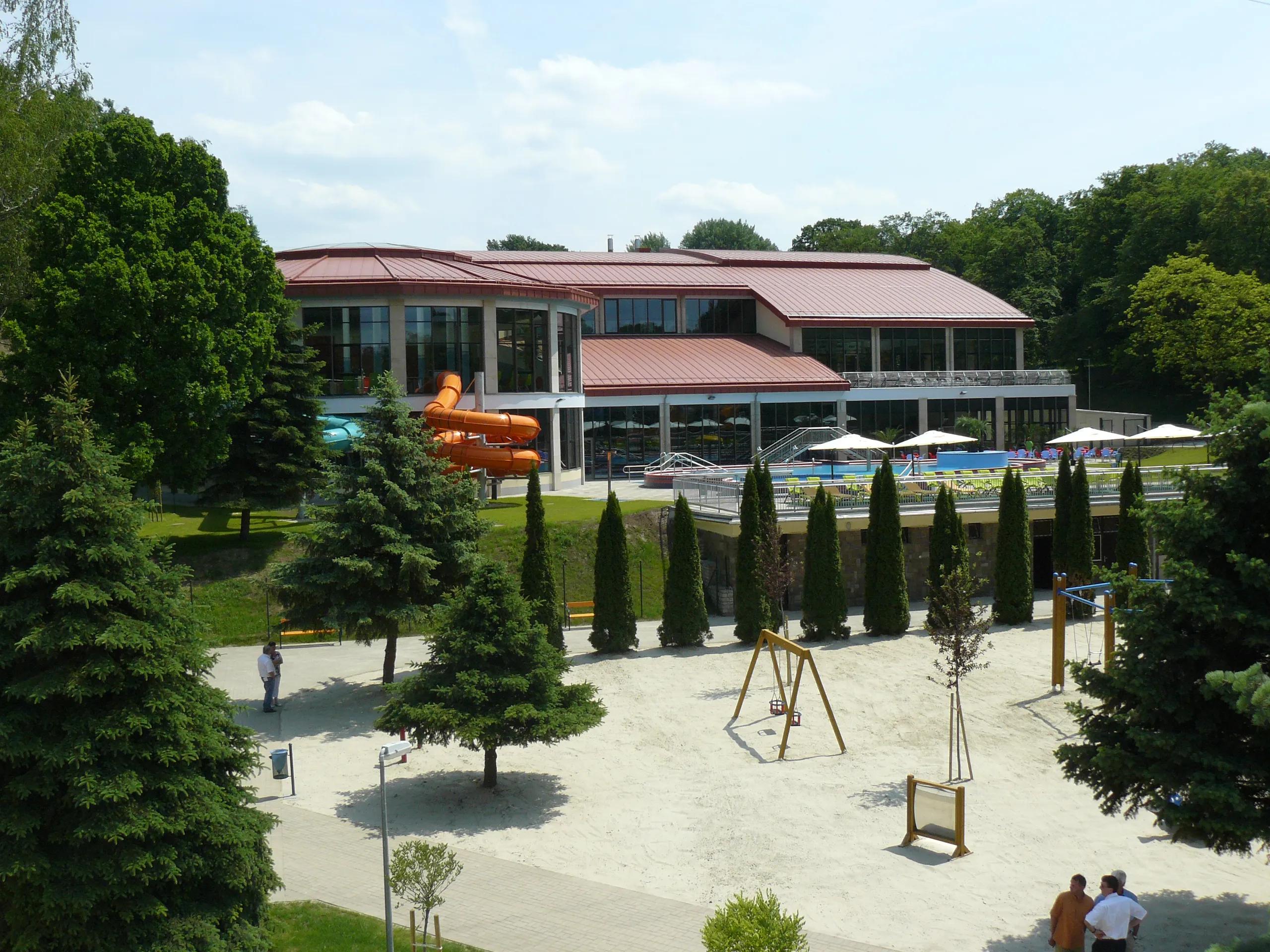 Tatabánya Élményfürdő - Image 2