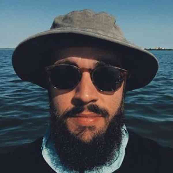 Photo of Elias Julian