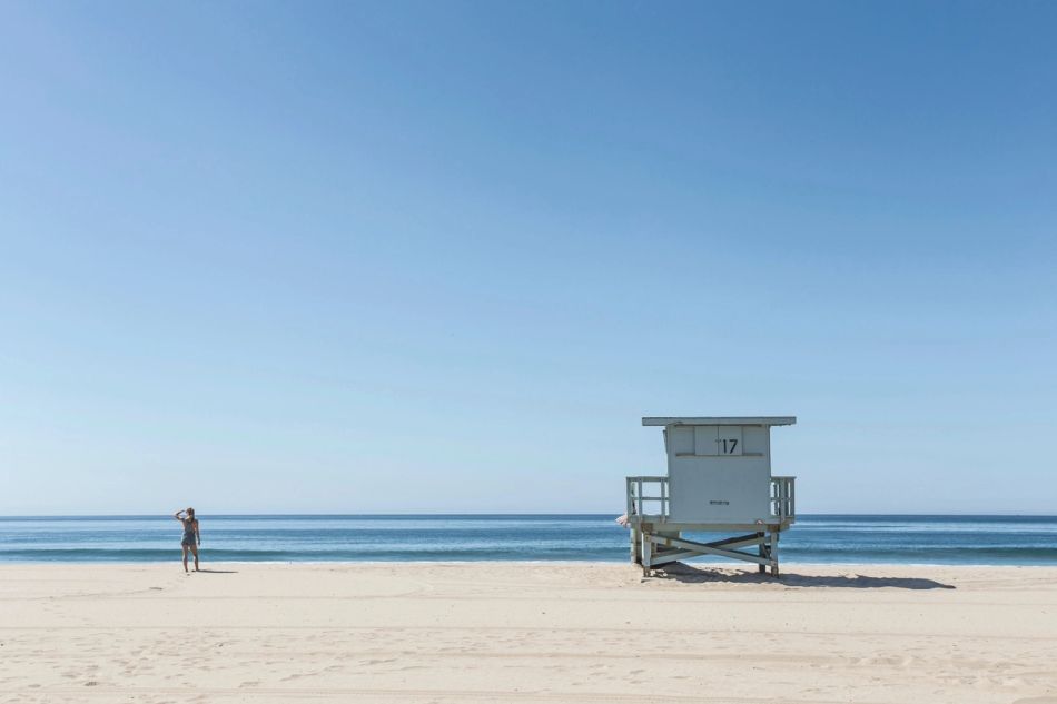 Image of beach and lifeguard station