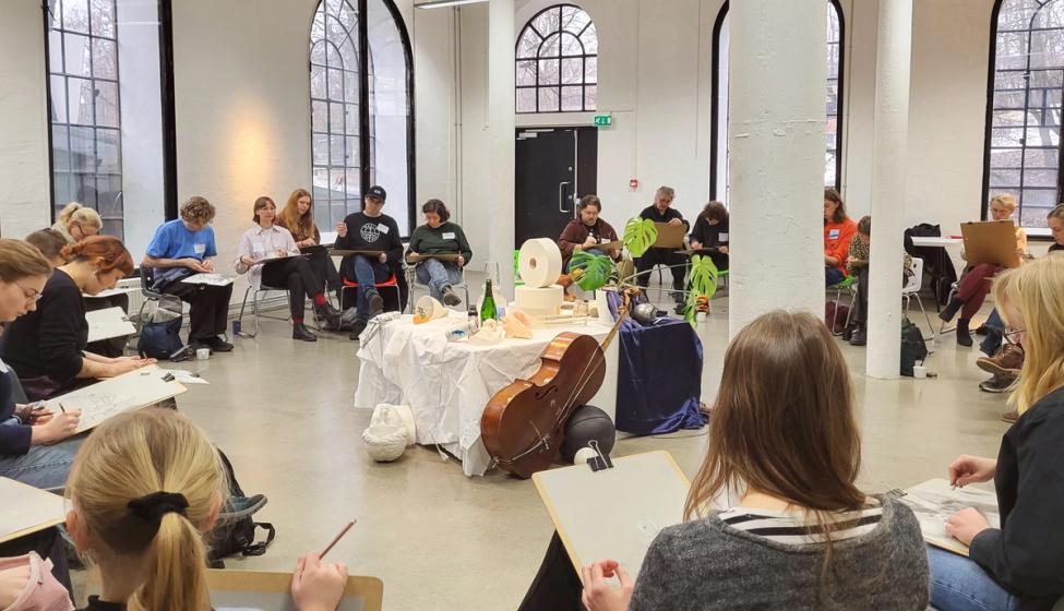 Bilde fra tegneseminar i regi av The Northern Drawing School.