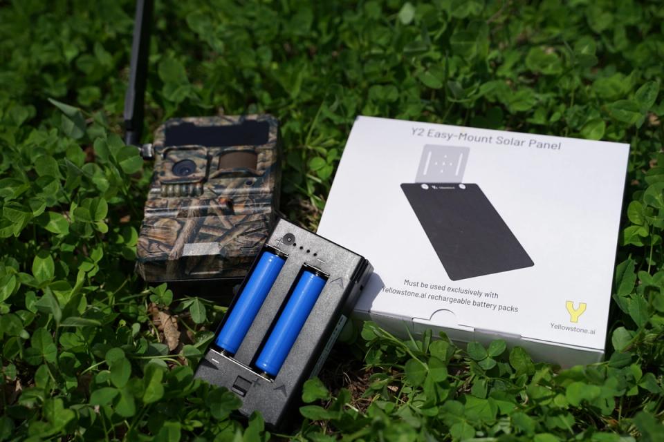 Yellowstone rechargeable battery packs with a Y2 trail camera