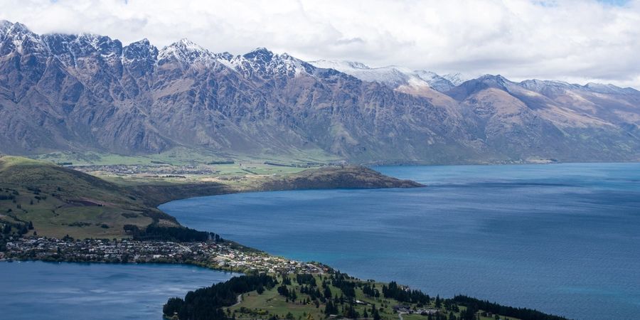 New Zealand Reopens Working Holiday Visas to US Students Under 30