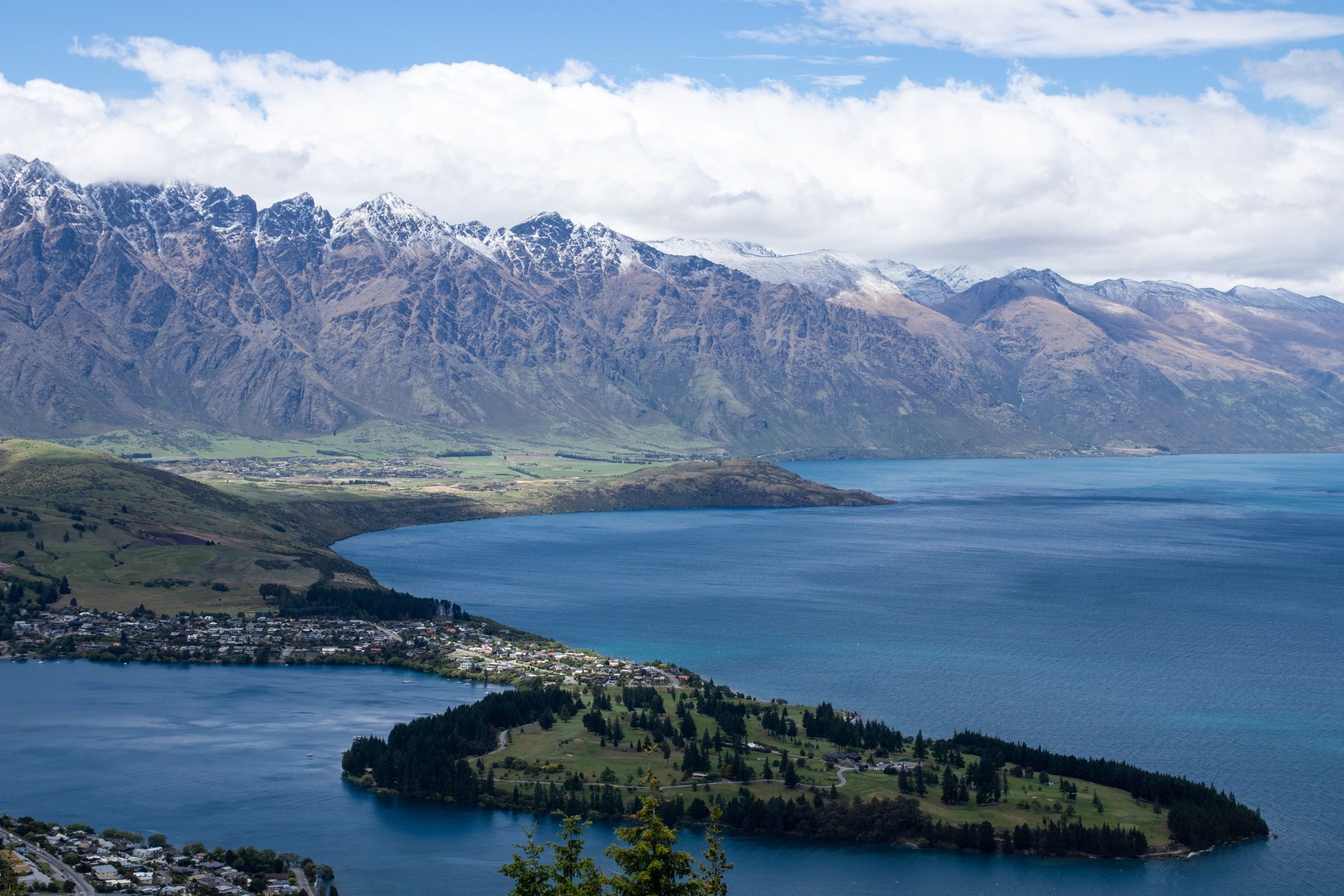 New Zealand Reopens Working Holiday Visas to US Students Under 30