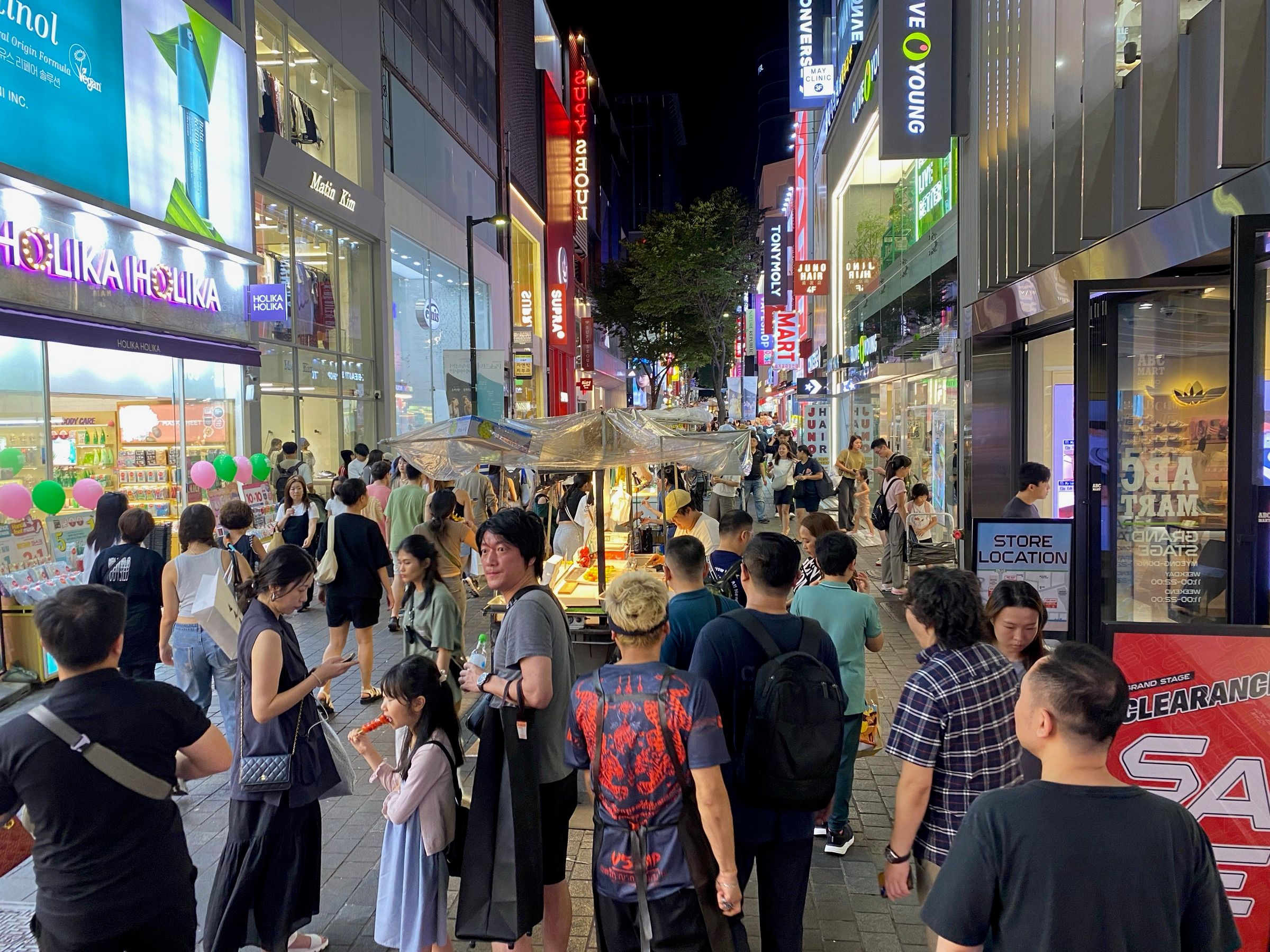 Seoul Doesn’t Close, and Neither Should Your Weekend