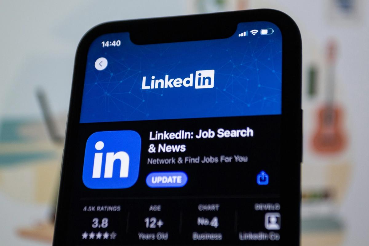 Understanding the LinkedIn Algorithm: 7 Powerful Insights for 2025 Growth