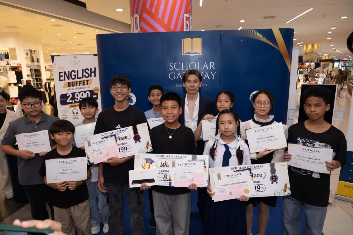 Ethan with other contestant