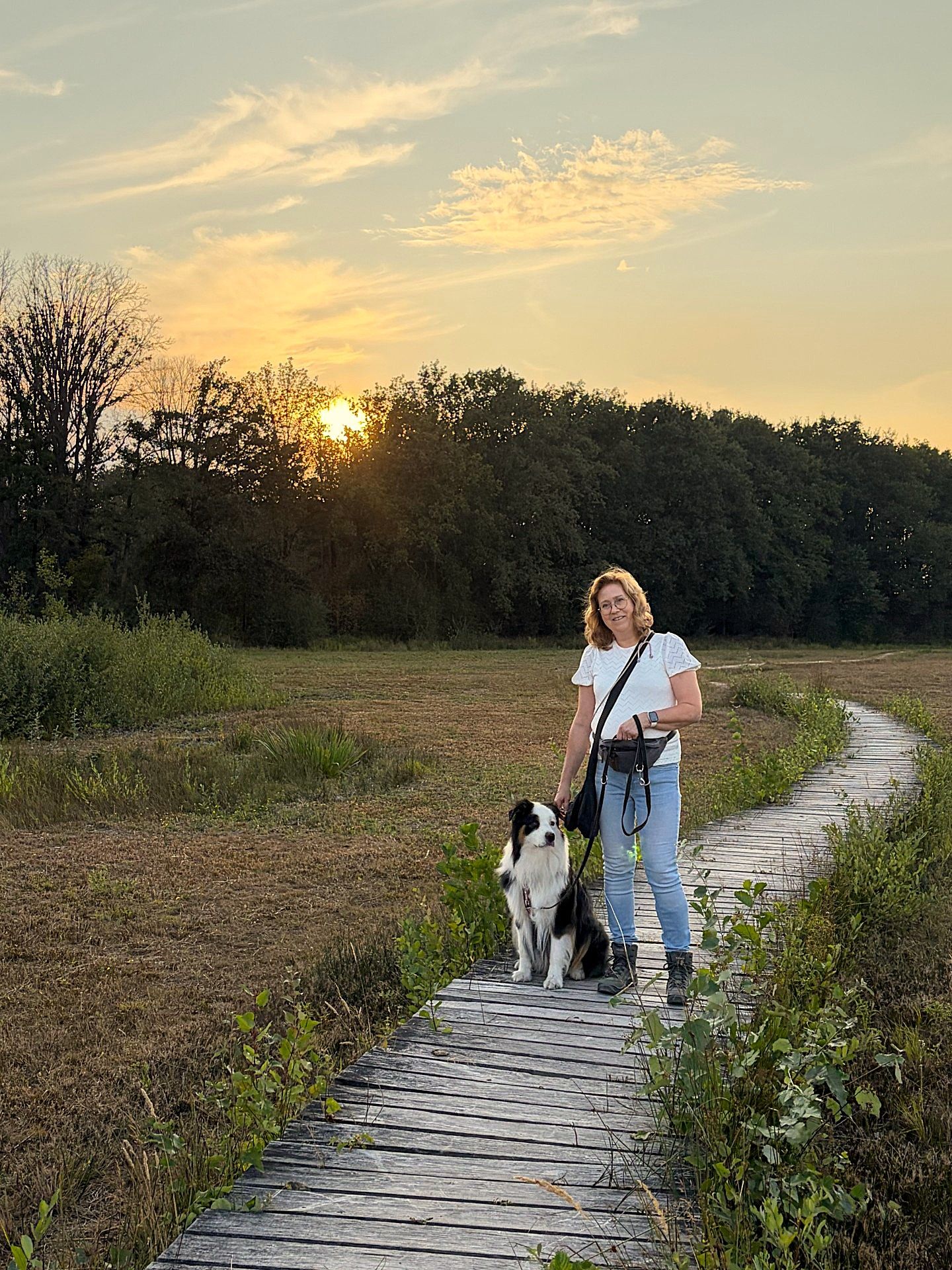 Ellie met Australian Shepherd Obey in De Banen in Nederweert-Eind, dit is niet Frankrijk maar in de huidige woonplaats Nederweert. Ook hier blijft de natuur en lekker buiten zijn belangrijk en proberen we elke dag een vleugje Frankrijk in ons leven te verweven