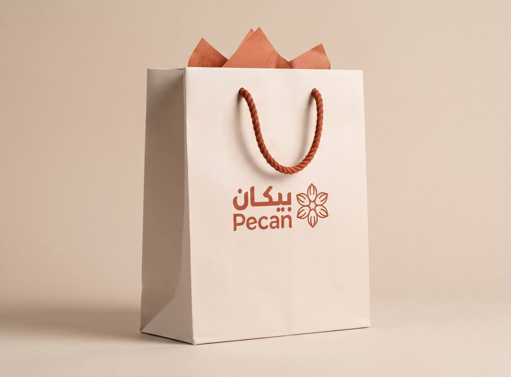 حقيبة ورقية بشعار بيكان