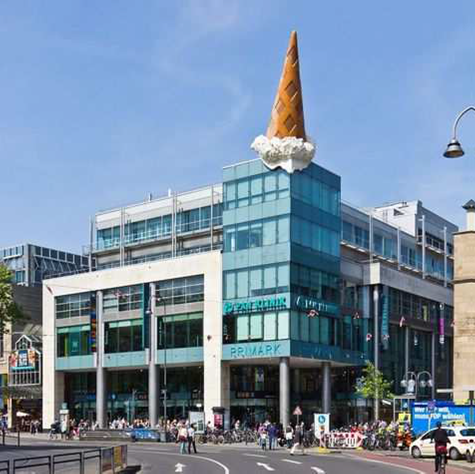 Außenansicht des Gebäudes der PAN Klinik am Neumarkt in Köln