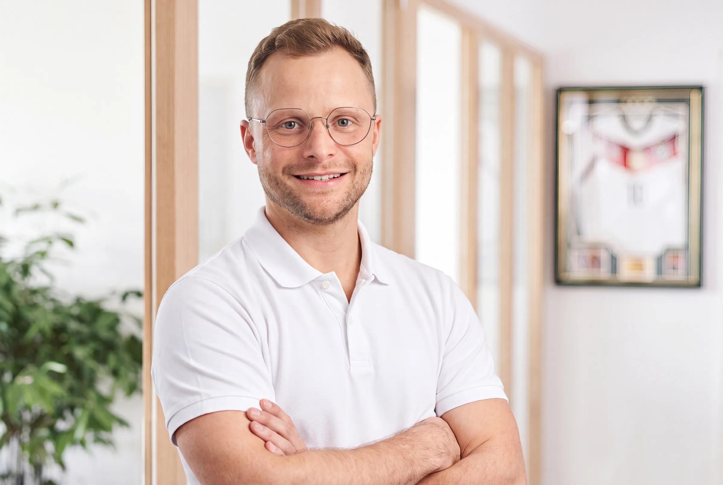Dr. Julian Bauer