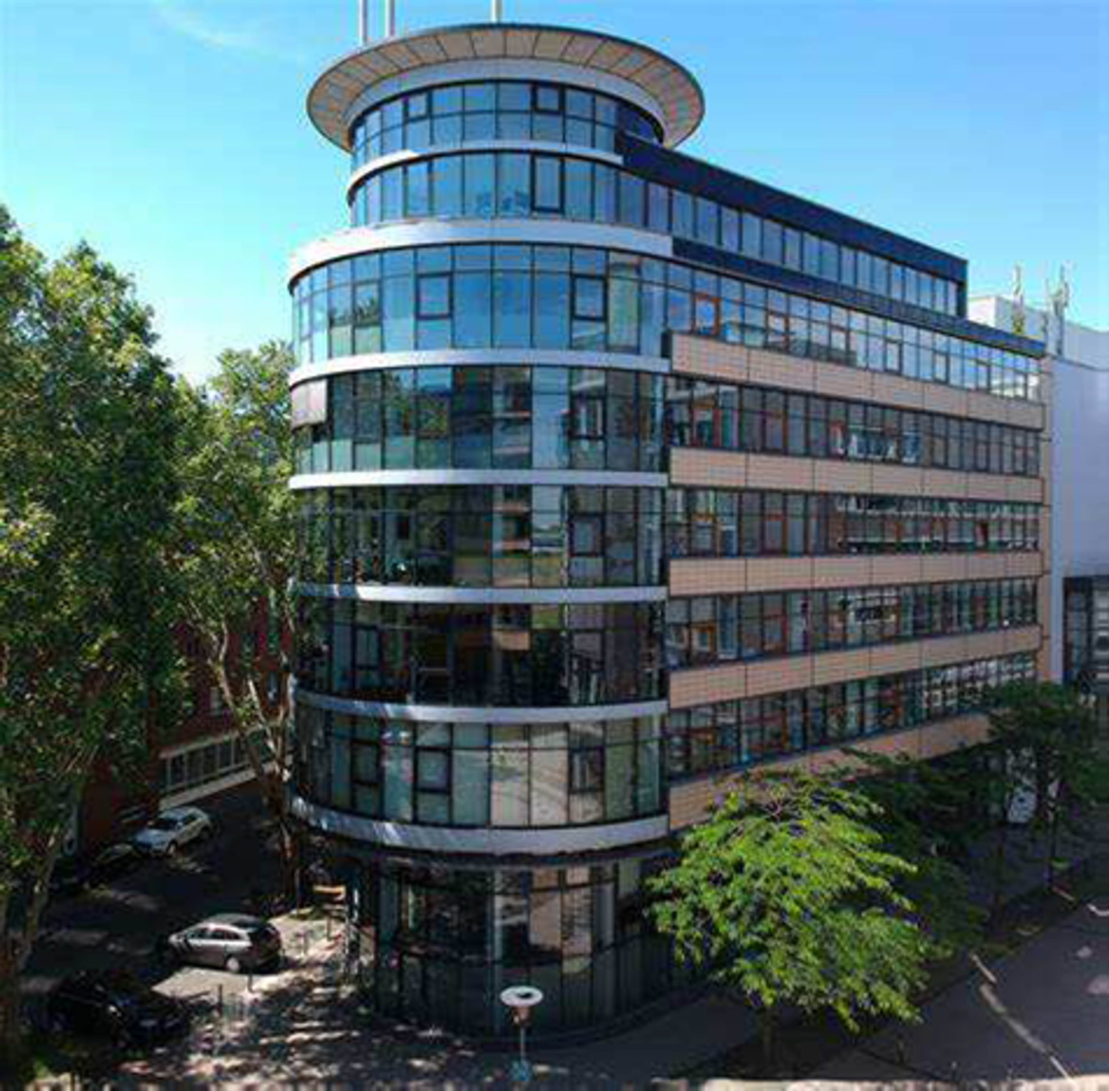 Außenansicht des Praxisgebäudes MediaPark 2 in Köln