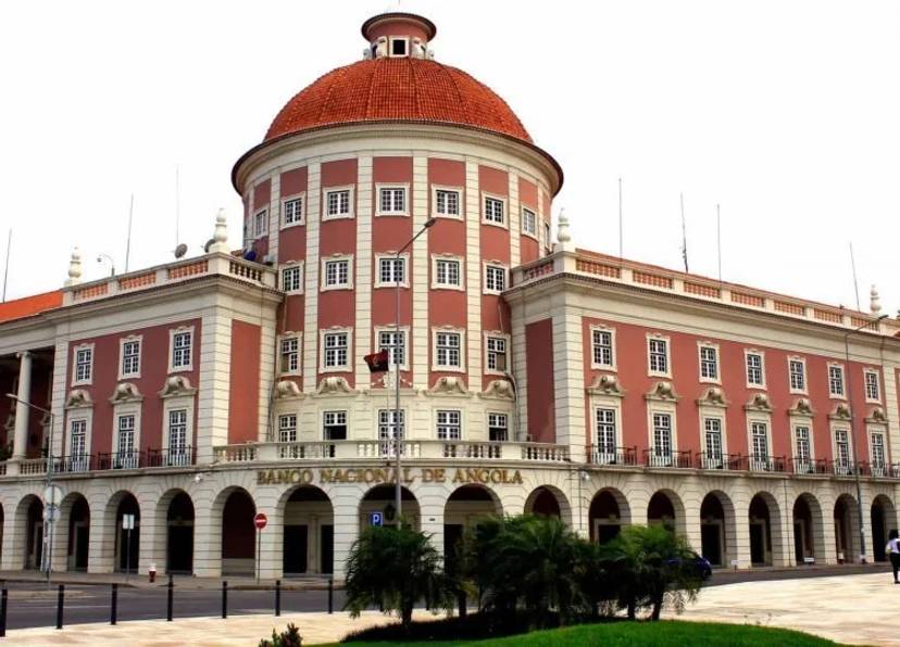 Article: Banco central angolano aplica multas de 518 mil euros a instituições financeiras