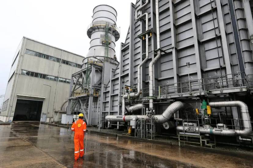Article: Shell continua a negociar gás Russo apesar de promessa de cessar
