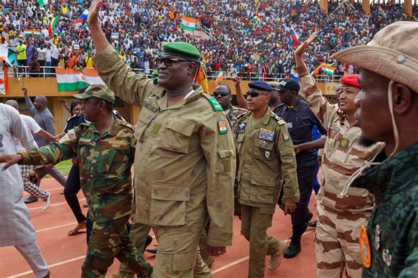 Article: Líderes do golpe no Níger acusam forças francesas de desestabilização