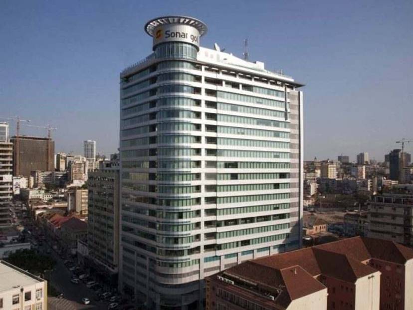 Article: Sonangol Obrigada a Vender Participações em Postos de Combustível de Concorrentes