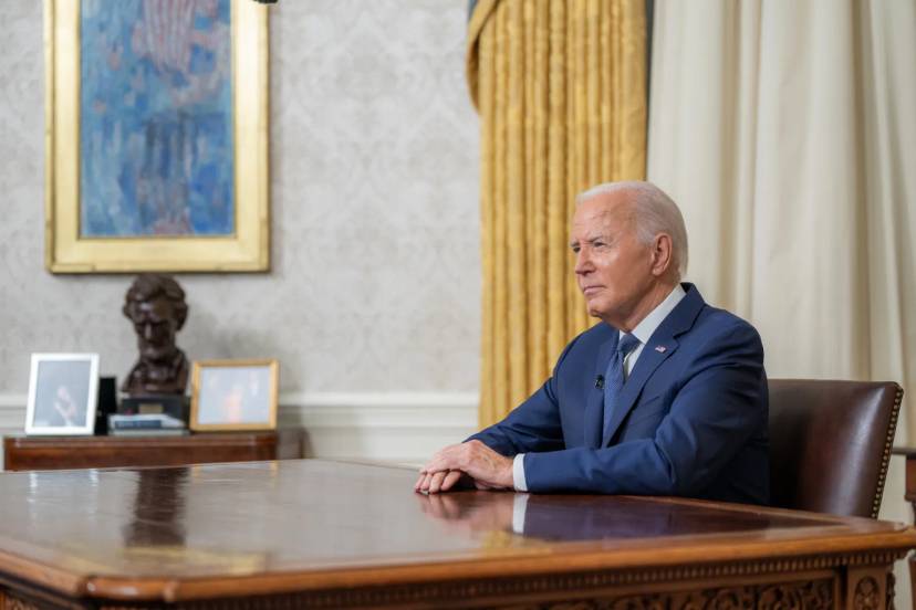 Article: Biden desiste de corrida presidencial devido à pressão crescente